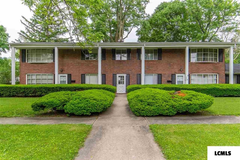 201 College Ave unit 203, 205, 207 Colleg, Lincoln, IL 62656 - photo 1