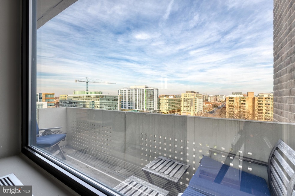 Tiber Island unit N810, Washington, DC 20024 - photo 1