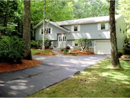 72 Stonybrook Dr, Holliston, MA 01746 - photo 1