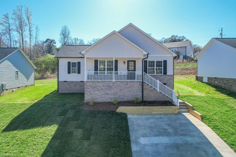 864 Berg St, Asheboro, NC 27203 - photo 1