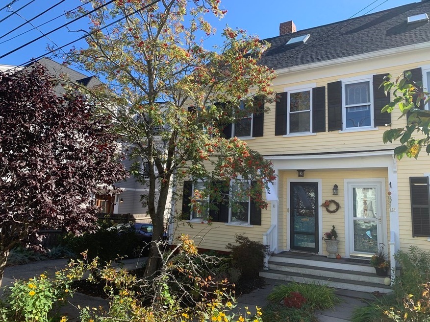 11 Dalton St, Newburyport, MA 01950 - photo 1