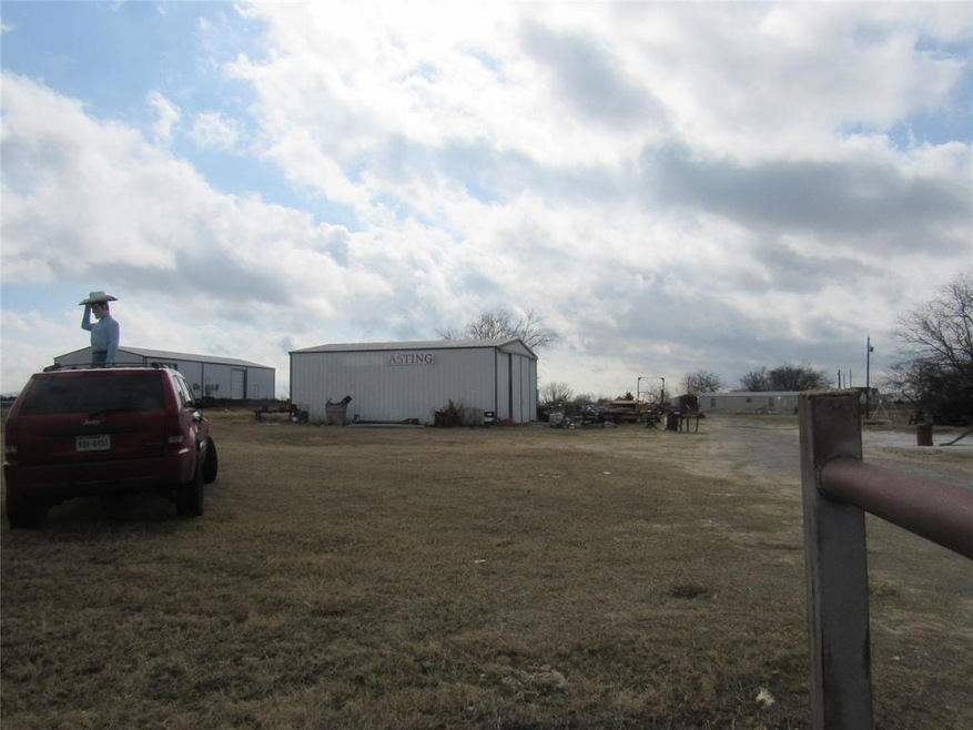 2774 Plainview Rd, Sherman, TX 75092 - photo 1