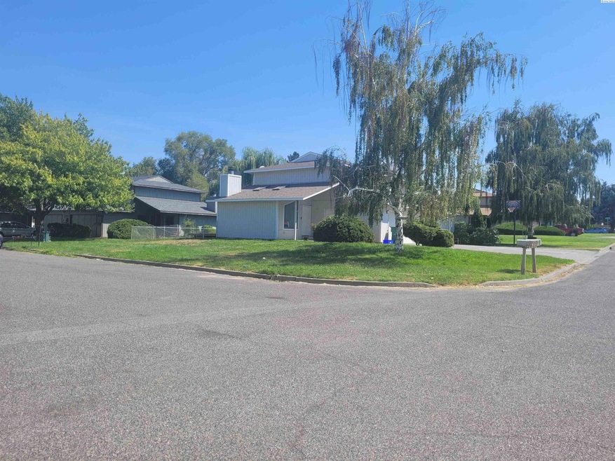 911 S Johnson St, Kennewick, WA 99336 - photo 1