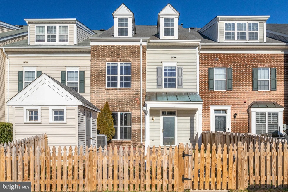 8738 Orchard Green Ct, Odenton, MD 21113 - photo 1