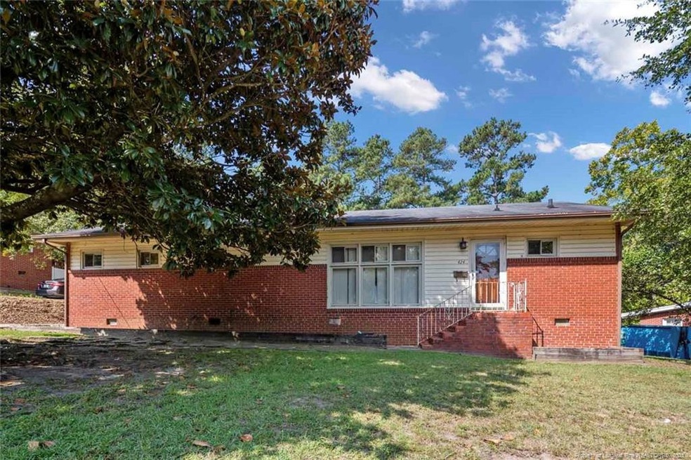 424 Mcrae Dr, Fayetteville, NC 28305 - photo 1