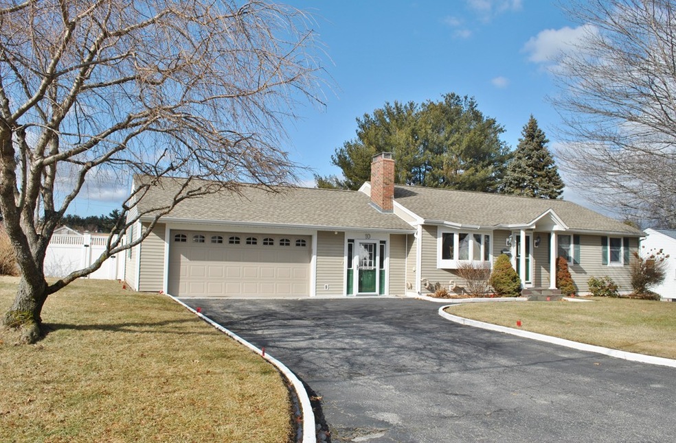 10 Dora St, Nashua, NH 03060 - photo 1