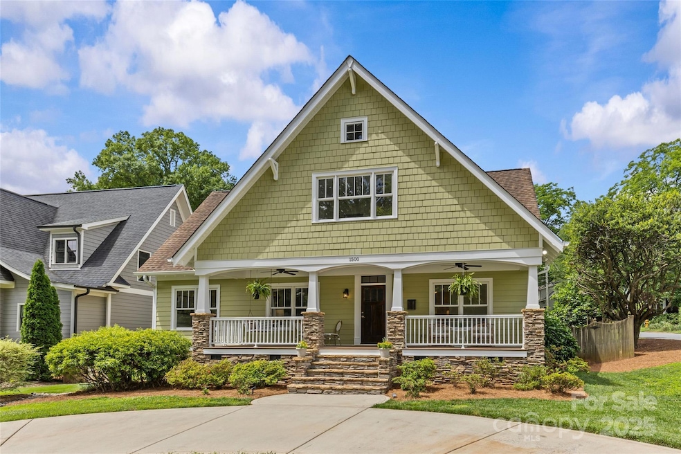 1500 Lynway Dr, Charlotte, NC 28203 - photo 1