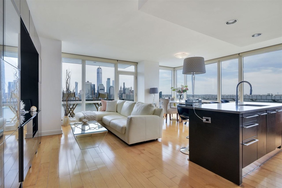 Crystal Point unit 3405, Jersey City, NJ 07302 - photo 1