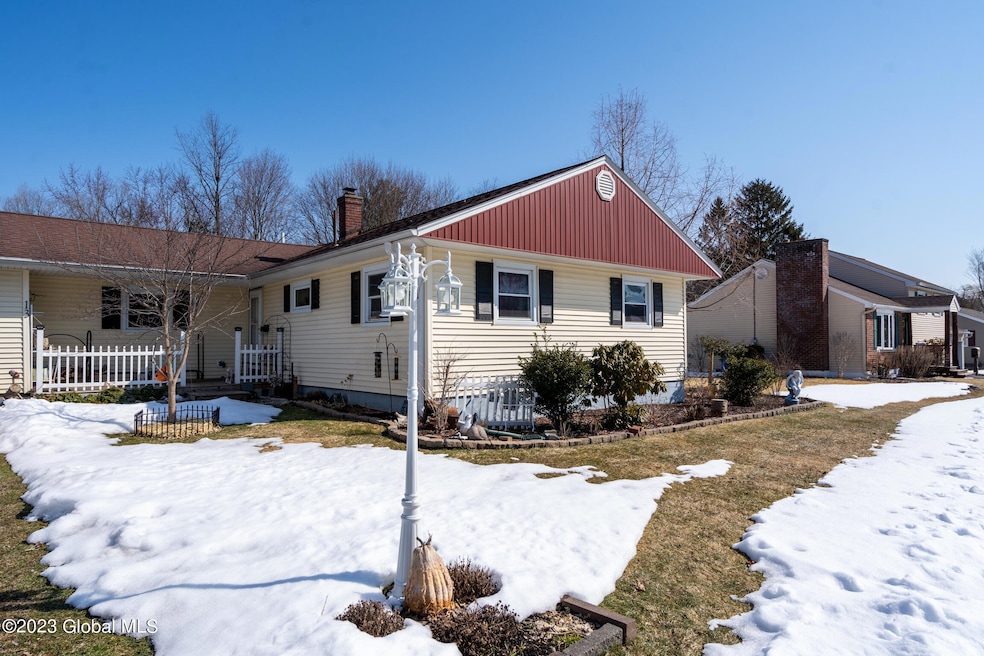 13 St Stephens Ln E Glenville NY mls-30
