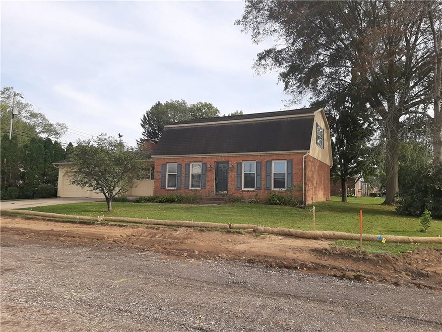 4071 Fairlawn Dr, Columbus, IN 47203 - photo 1