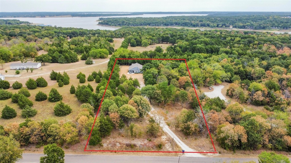 184 Stribbling Ln, Whitesboro, TX 76273 - photo 1