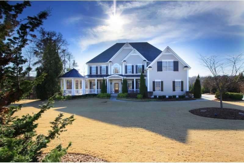 Exterior Front. Beautiful traditional in Lakeside 