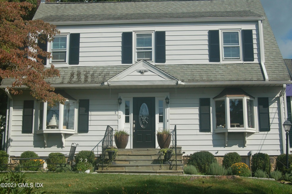 3 Field Rd unit 2nd Floor, Cos Cob, CT 06807 - photo 1