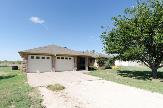 12314 Twin Lakes Ln, San Angelo, TX 76904 - photo 1