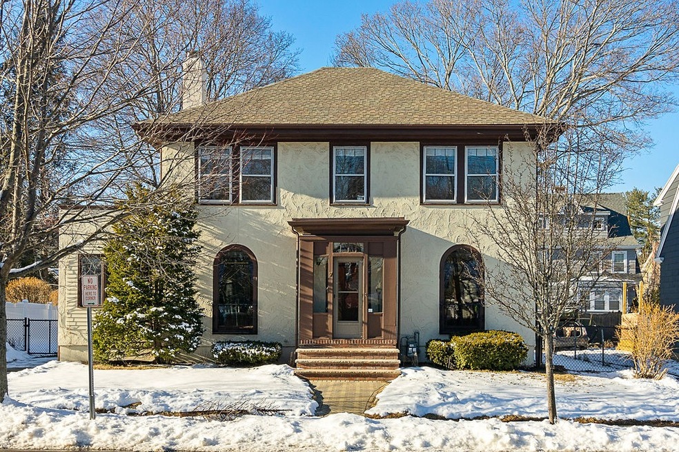 7 Tedesco St, Marblehead, MA 01945 - photo 1