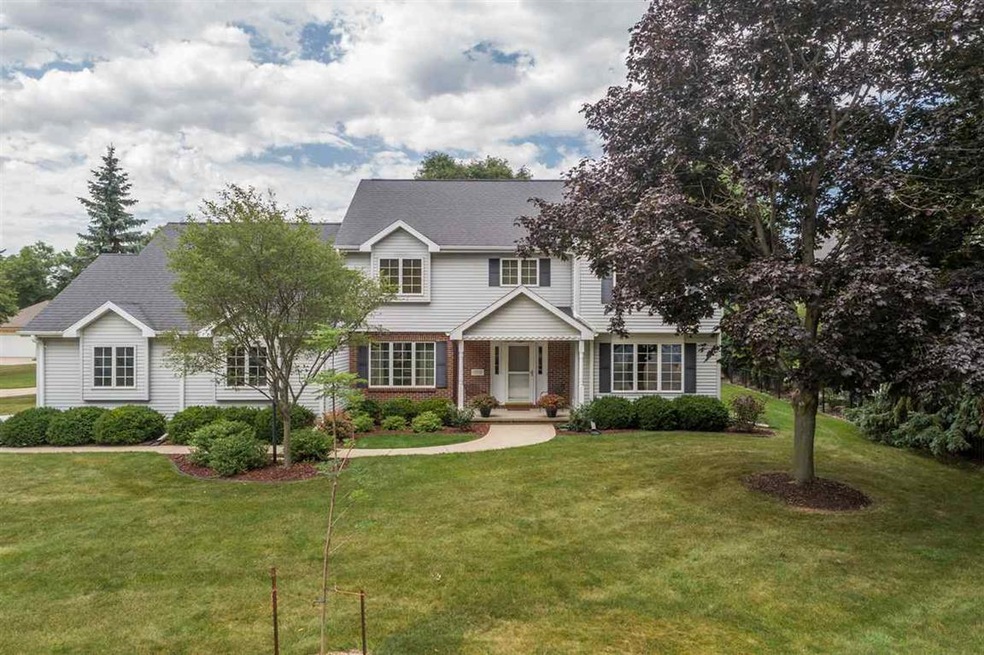 Attractive Colonial