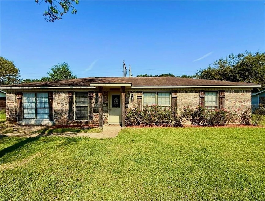 205 Stauffer Ave, Saraland, AL 36571 - photo 1