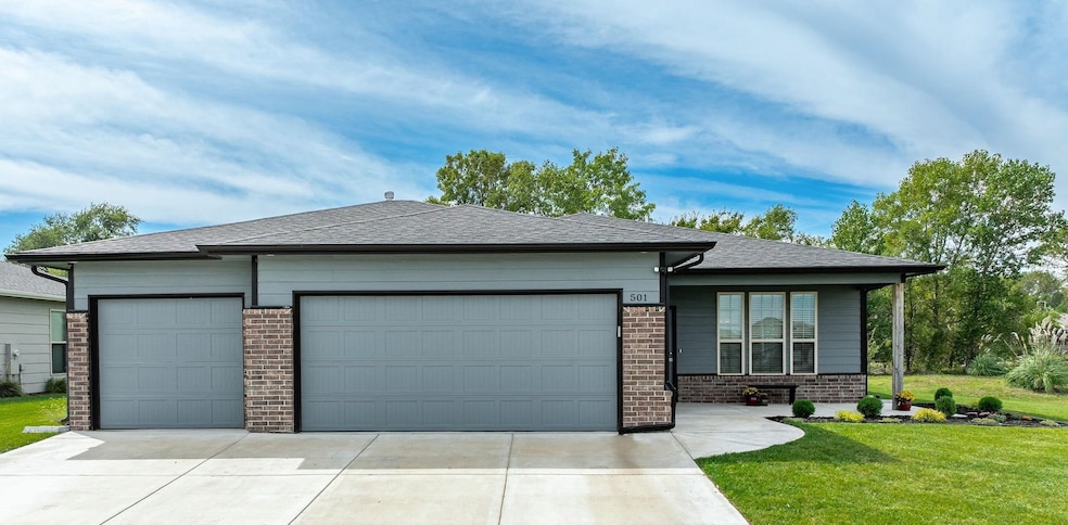 501 Sweetwater Rd, Maize, KS 67101 - photo 1