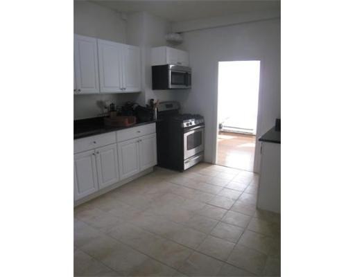 164 Endicott St unit 5, Boston, MA 02113 - photo 1