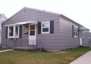 1306 S 32nd St, Manitowoc, WI 54220 - photo 1