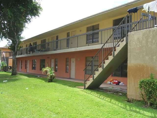 5140 Palm Hill Dr unit N249, West Palm Beach, FL 33415 - photo 1