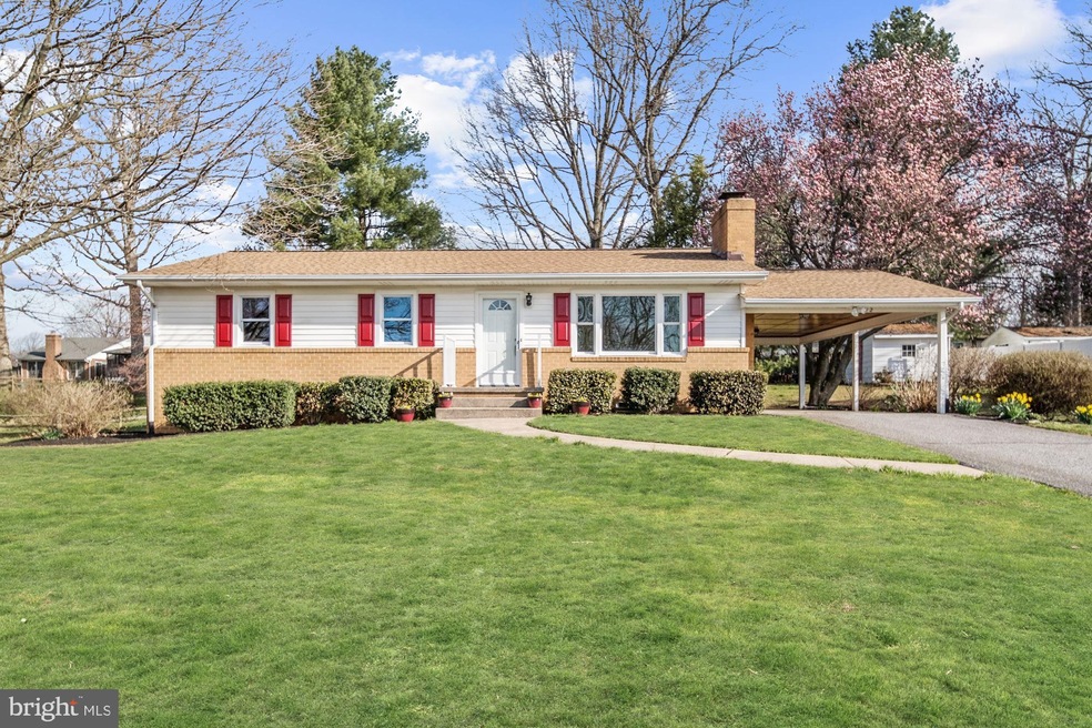 912 Hallford St, Sykesville, MD 21784 - photo 1