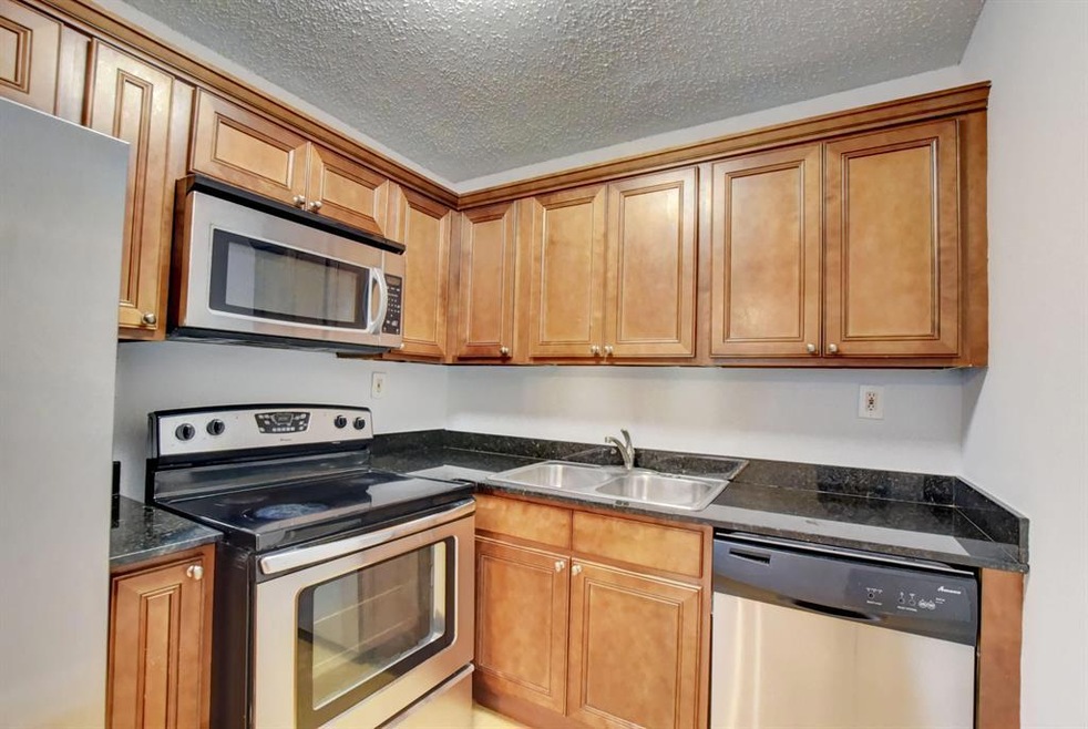 419 Meadows Cir, Boynton Beach, FL 33436 - photo 1