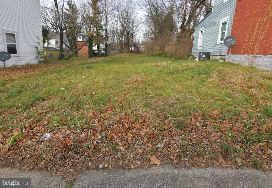 323 E Burke St, Martinsburg, WV 25404 - photo 1