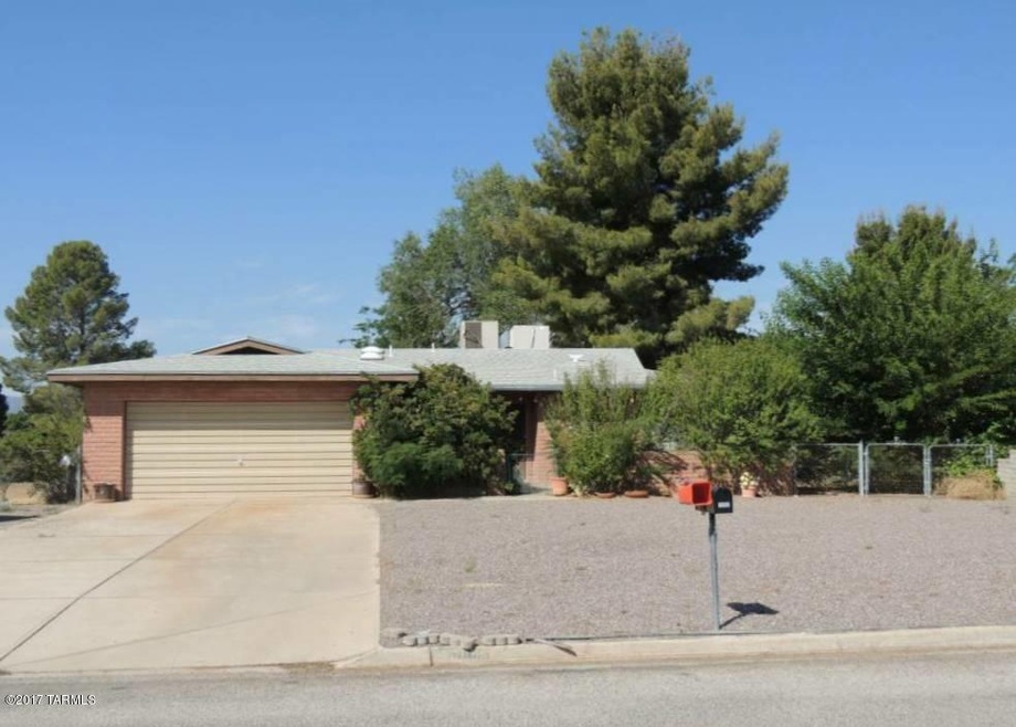 1008 E Geneva St (3)