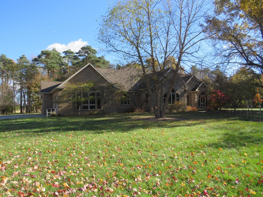 2315 Weigl Rd, Saginaw, MI 48609 - photo 1