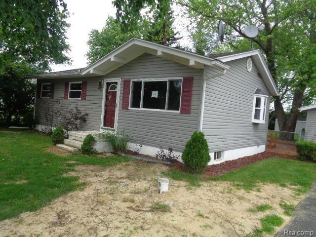5078 Hartland Dr, Flint, MI 48506 - photo 1