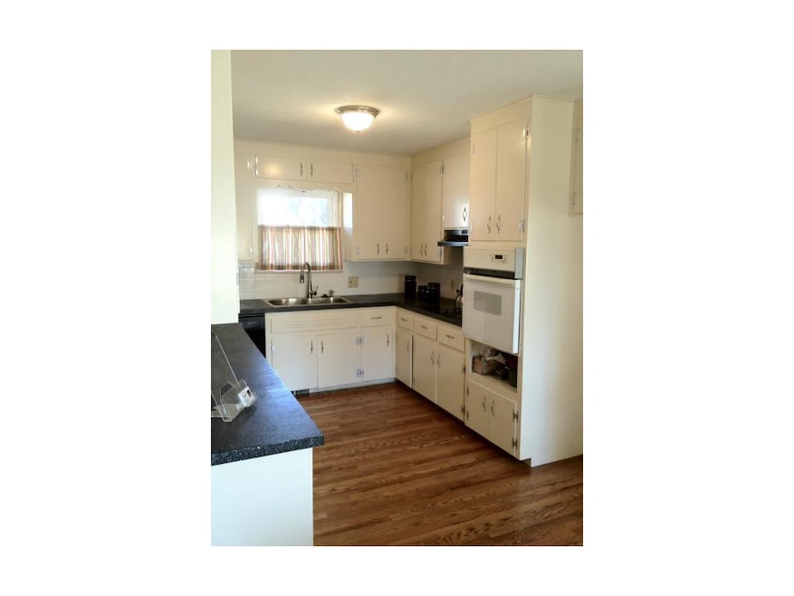 1008 NW R D Mize Rd, Blue Springs, MO 64015 - photo 1