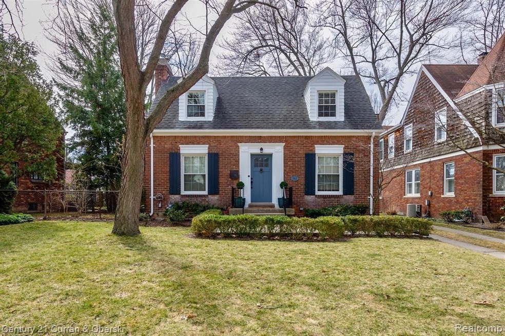 Welcome to 343 Hillcrest Ave!