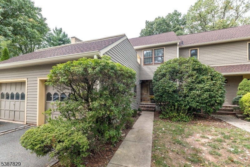 107 Provincetown Ct, Flemington, NJ 08822 - photo 1