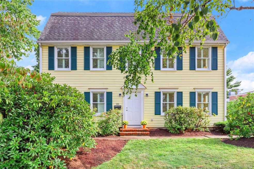 135 Oldfield Rd unit 135, Fairfield, CT 06824 - photo 1