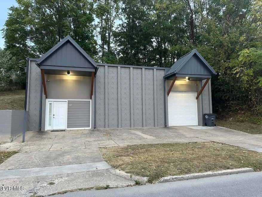 917 E Sullivan St, Kingsport, TN 37660 - photo 1