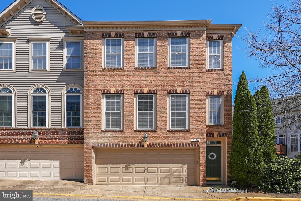 8290 Reiser Ln, Lorton, VA 22079 - photo 1