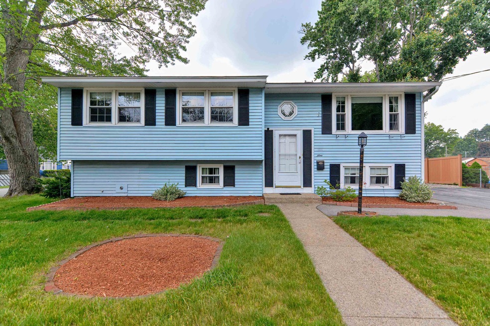 9 Kingston Dr, Nashua, NH 03060 - photo 1