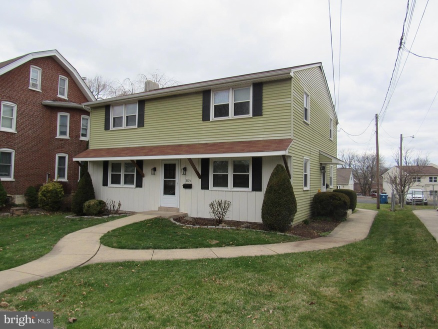 357 1/2 W Broad St, Telford, PA 18969 - photo 1