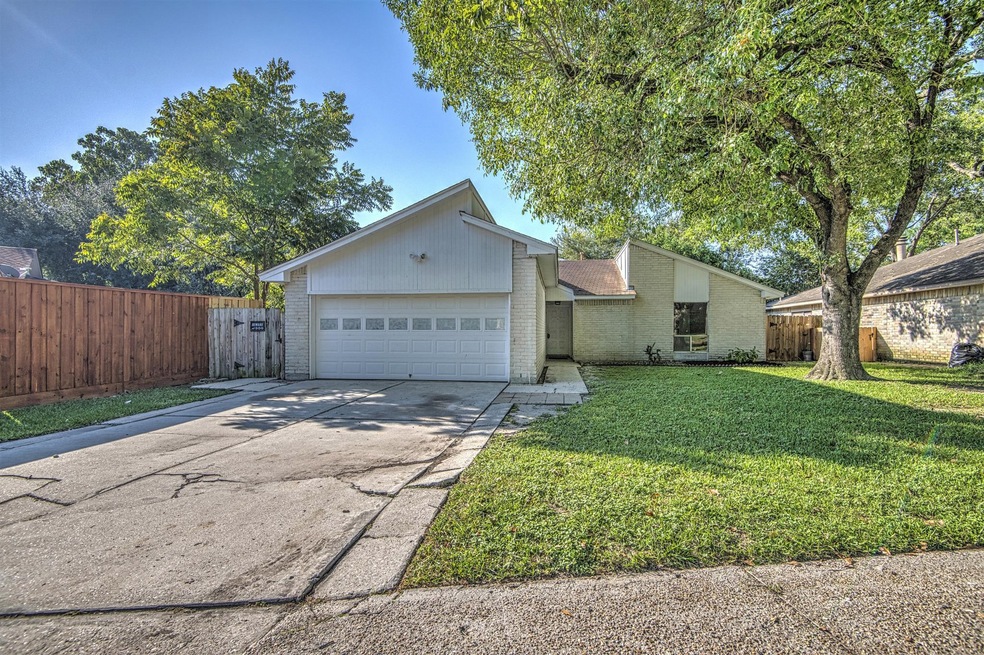 7311 Rogue River Dr, Houston, TX 77086 - photo 1