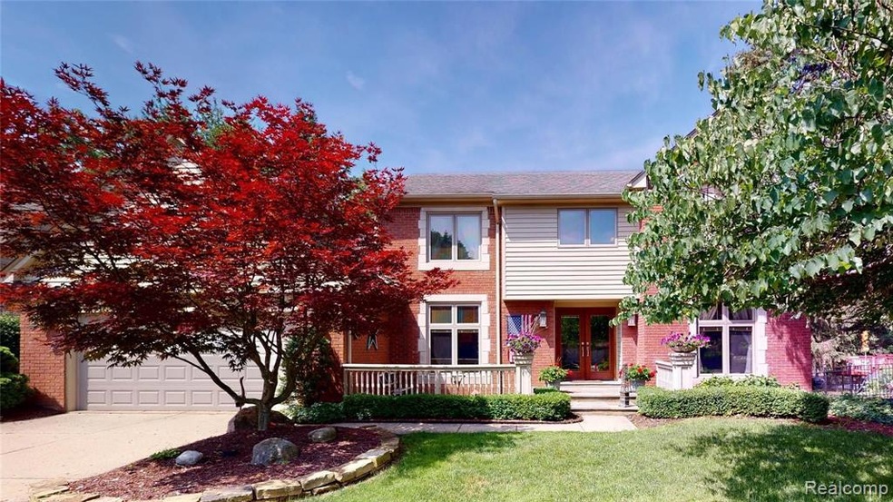 1343 Kingspath Dr, Rochester Hills, MI 48306 - photo 1
