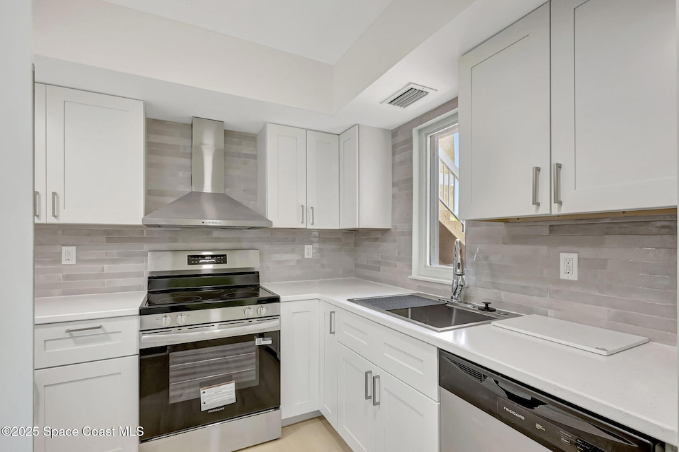 1538 SE Royal Green Cir unit 102, Port Saint Lucie, FL 34952 - photo 1