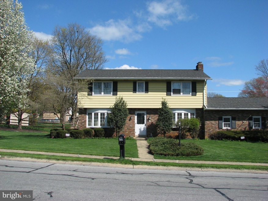 701 Hain Ave, Reading, PA 19605 - photo 1
