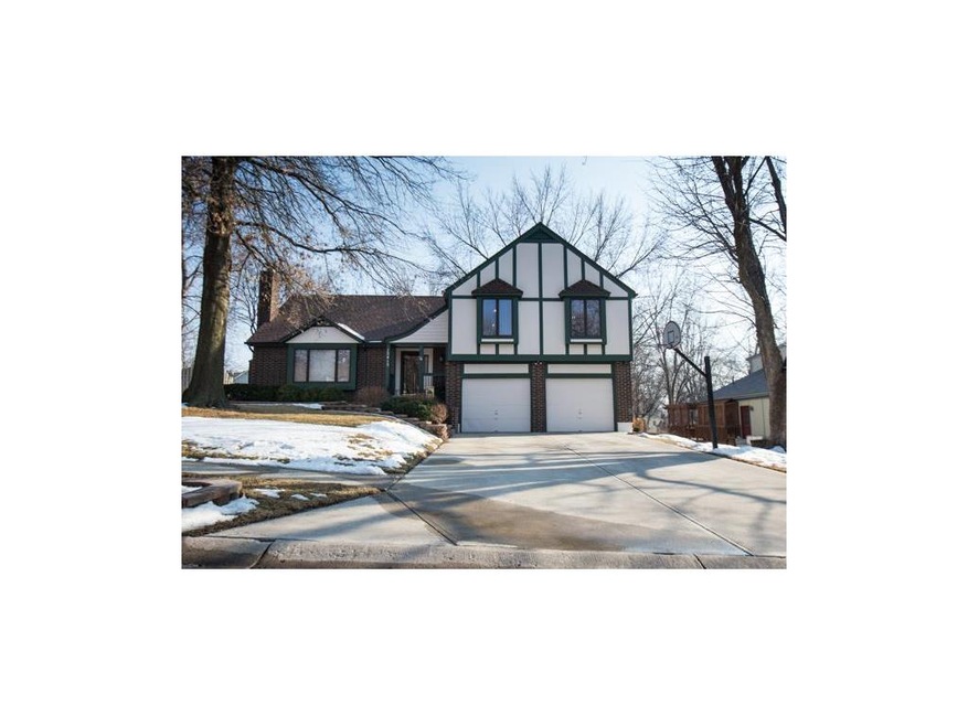 Great House in Great Neighbor Hood!  Look at the t