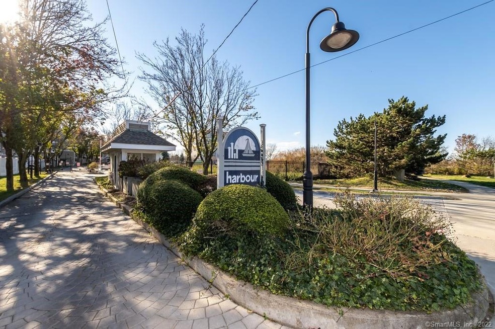 79 Harbour Close unit 79-B, New Haven, CT 06519 - photo 1