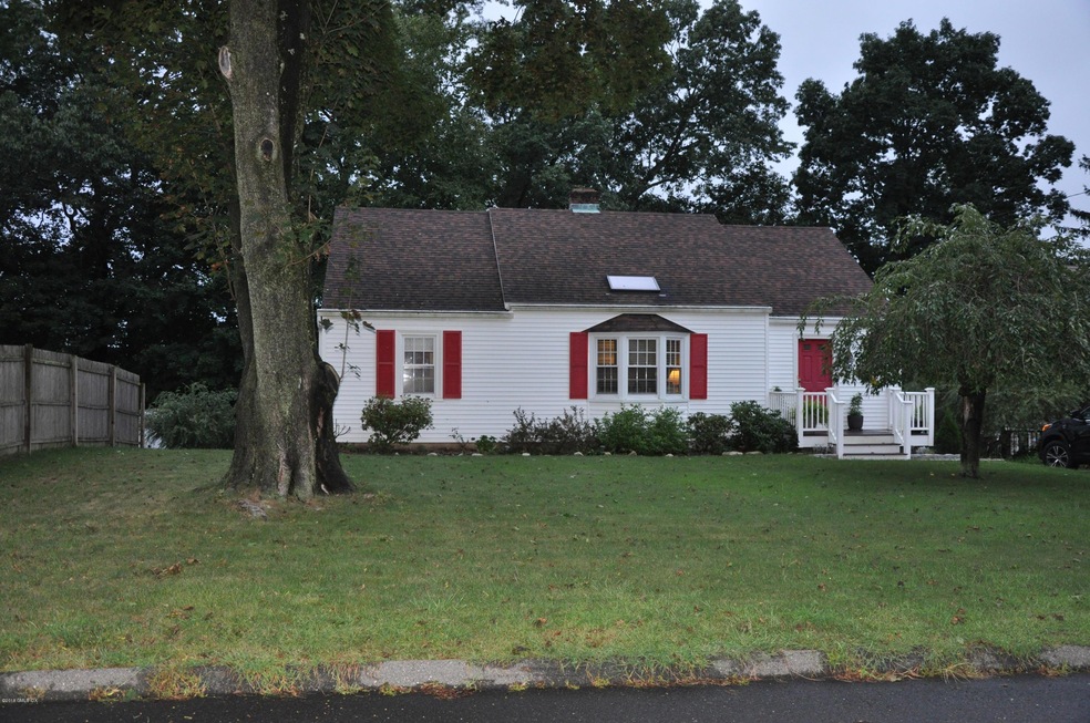 109 Ridge Park Ave, Stamford, CT 06905 - photo 1