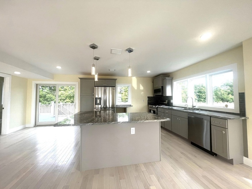 721 Sea St unit B, Quincy, MA 02169 - photo 1