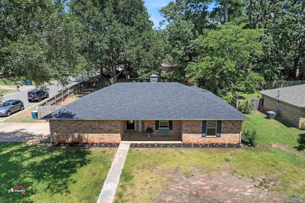 2600 Aspen St, Kilgore, TX 75662 - photo 1