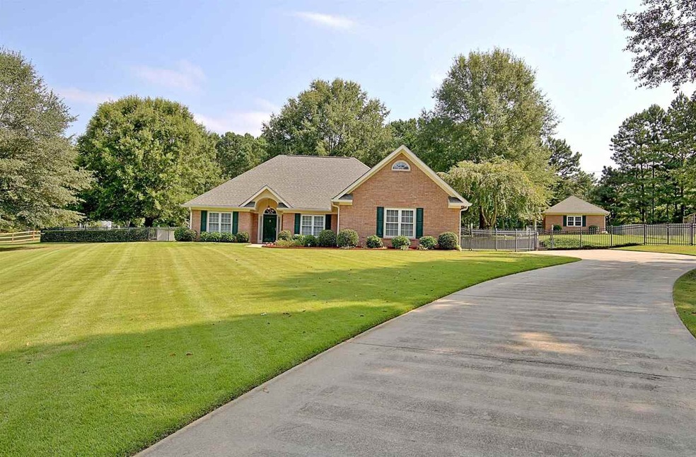 110 Queens Ct, Tyrone, GA 30290 - photo 1