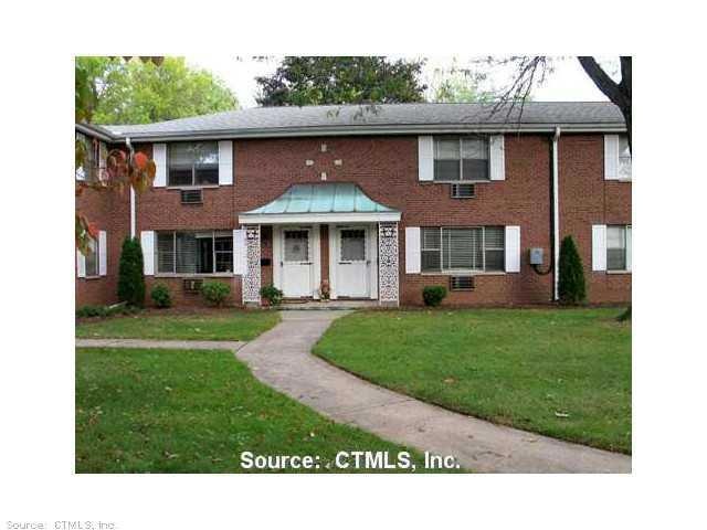 109 Shadow Ln unit B, West Hartford, CT 06110 - photo 1